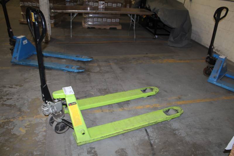 lot 26 image: 2013 AC Hand Pallet Truck