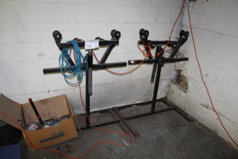 lot 39 image: The Hammerblow Corp. Bulldog 750 lb. Trailer Jack with Adjustable Rollers