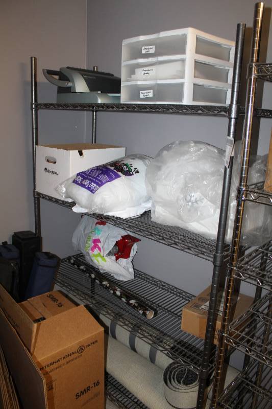 lot 88 image: Metro Style NSF 4-Shelf Shelving Rack