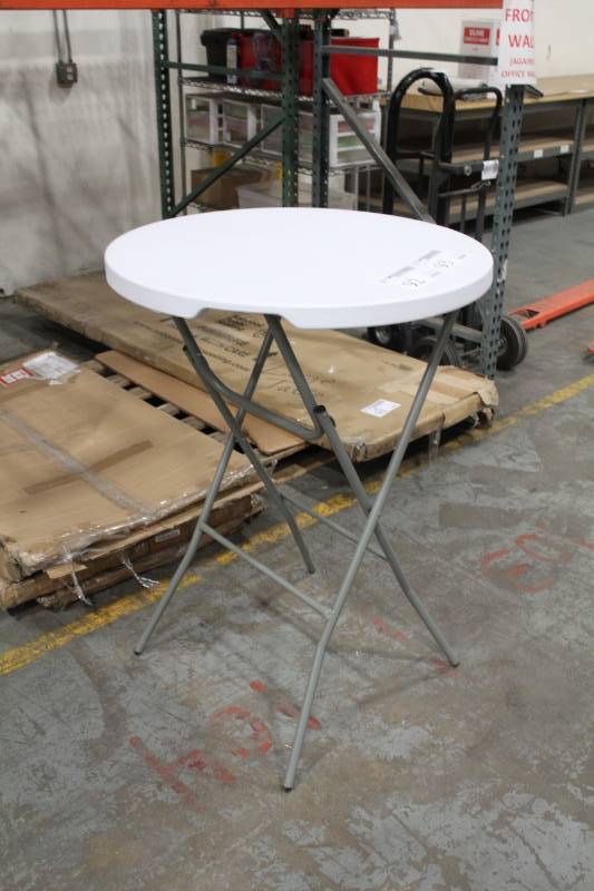 lot 92 image: Round Folding Tables
