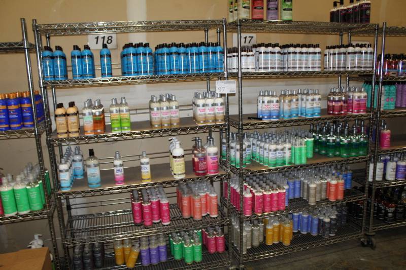 lot 97 image: Metro Style NSF 6-Shelf Rolling Shelving Rack