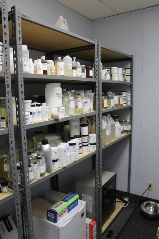 lot 128 image: 5-Shelf Metal Shelving Units