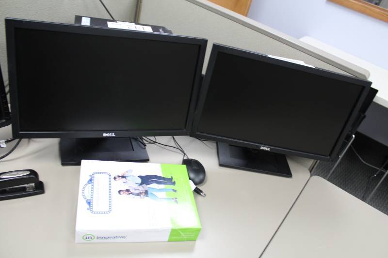 lot 143 image: Dell Computer Monitors