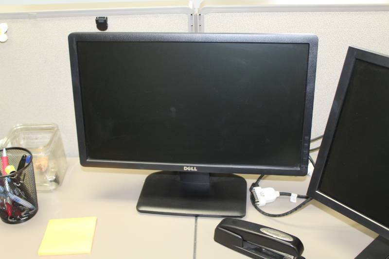 lot 142 image: ONLY Dell Computer Monitor, Keyboard, Mouse