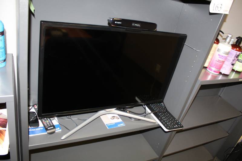 lot 163 image: Samsung 32in. Flat Screen TV
