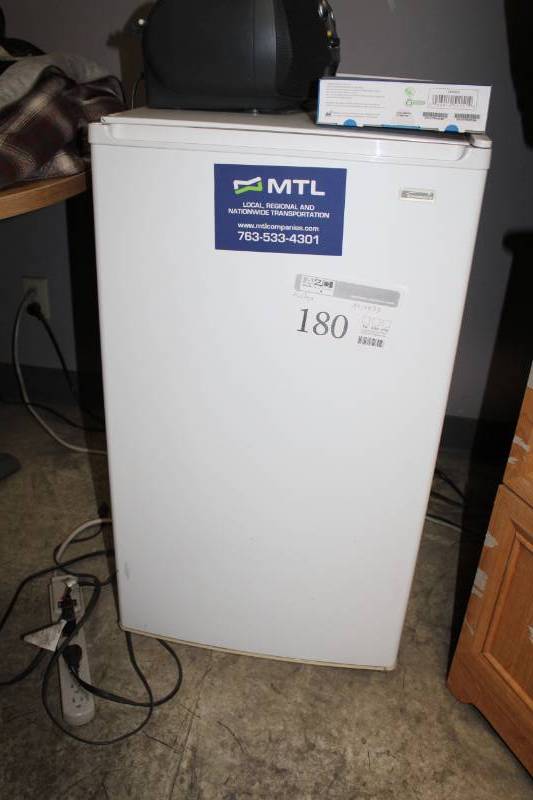 lot 180 image: Kenmore Mini Refrigerator