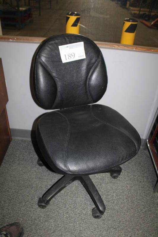 lot 189 image: Rolling Office Chairs