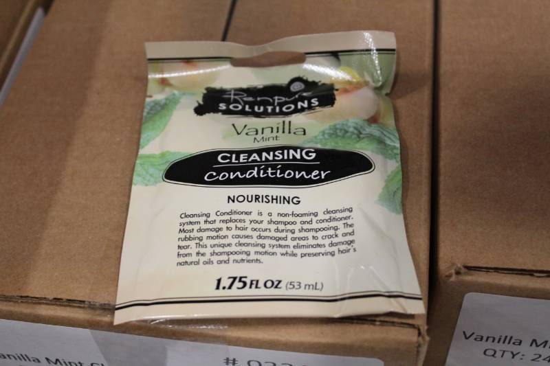 lot 231 image: Boxes of Renpure Solutions Vanilla Mint Cleansing Conditioner
