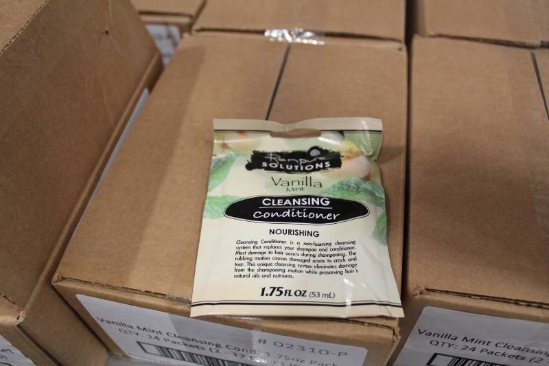 lot 237 image: Boxes of Renpure Solutions Vanilla Mint Cleansing Conditioner
