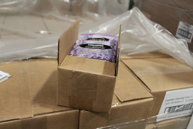 lot 243 image: Boxes of Renpure Solutions Lavender Cleansing Conditioner