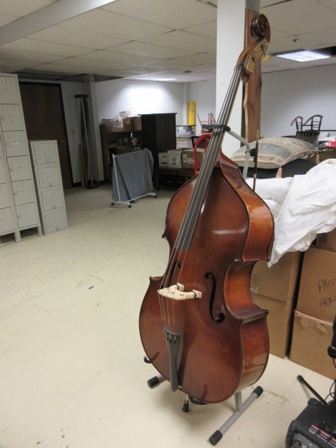 lot 601 image: STAND UP BASE WITH STAND