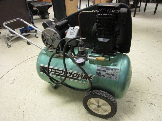 PORTABLE AIR COMPRESSOR