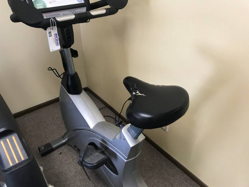 True CS 800 Upright Bike