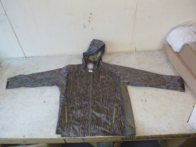 NEW Yukon Gear Camouflage Rain Jacket