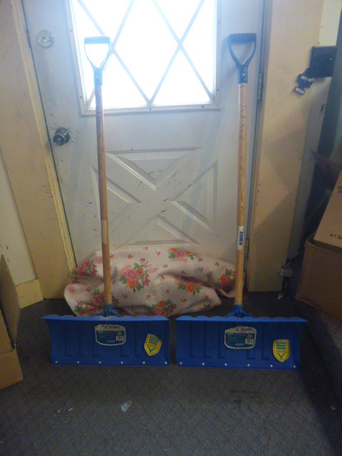 2 NEW Ames Snowblazer Snow Shovels
