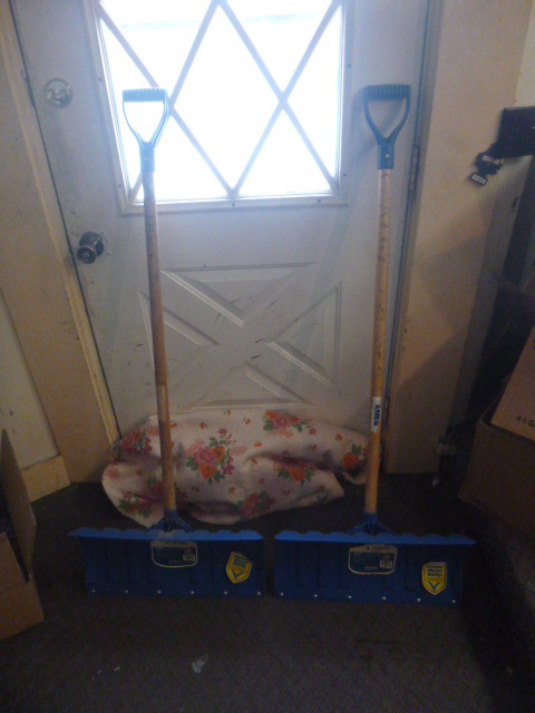2 NEW Ames Snowblazer Snow Shovels