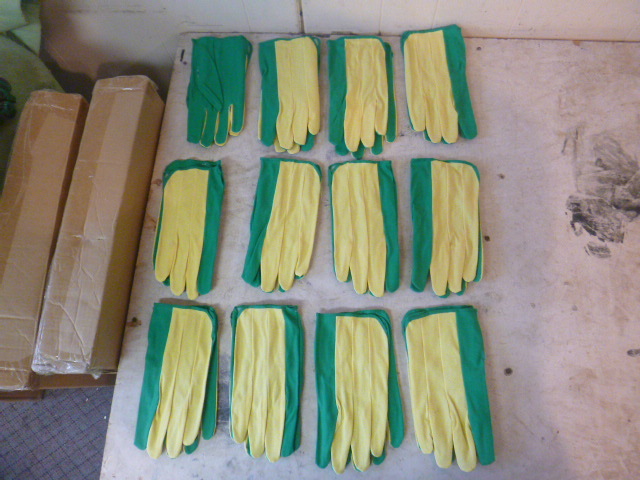 12 Pair of Work Gloves