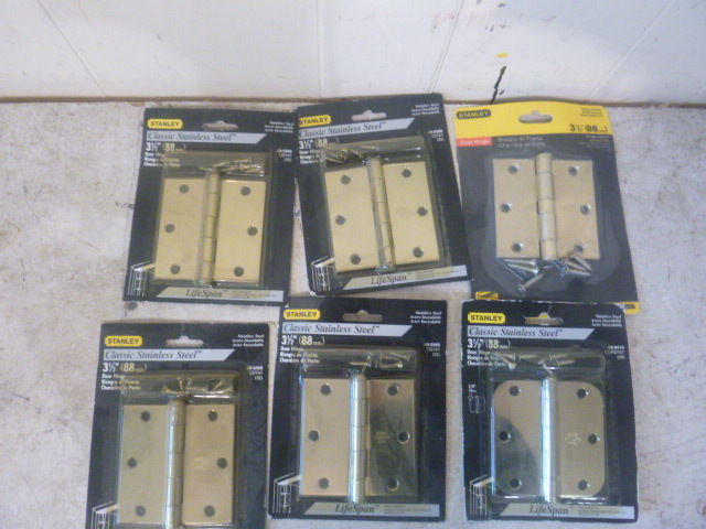 6 Stanley Door Hinges
