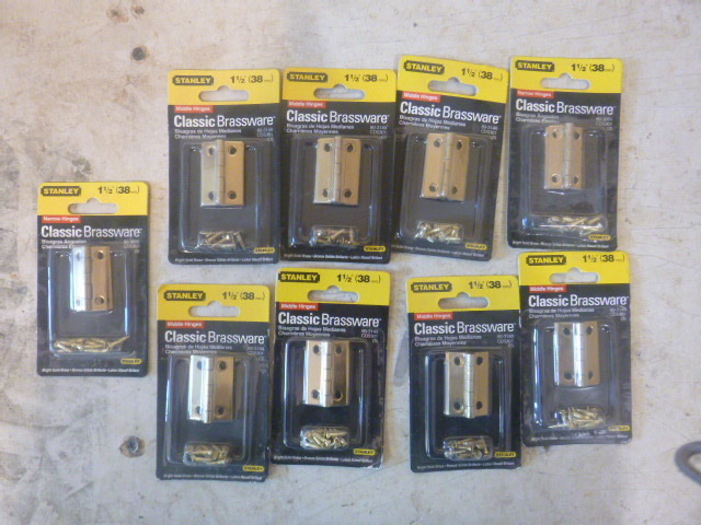 9 Stanley Middle Hinges
