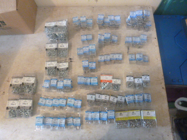 Lot of Miscellaneous Wood Screws