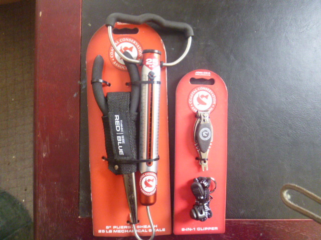 8 in 1 Clipper, 8 Pliers and 25 lb. Spring Scale