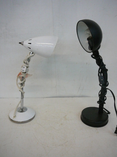 lot 114 image: Desk Lamps
