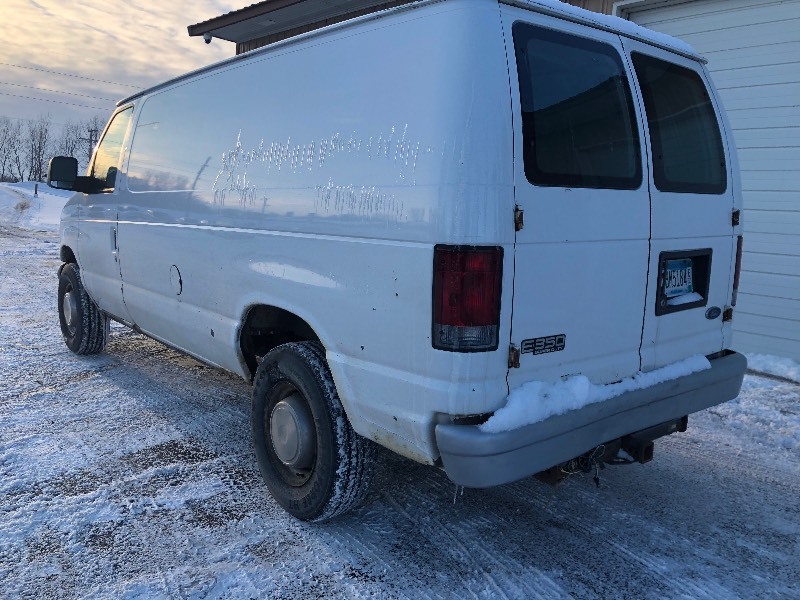 2005 FORD E-350 CARGO VAN