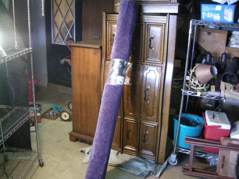 lot 5 image: Mohawk 6x9 Area Rug