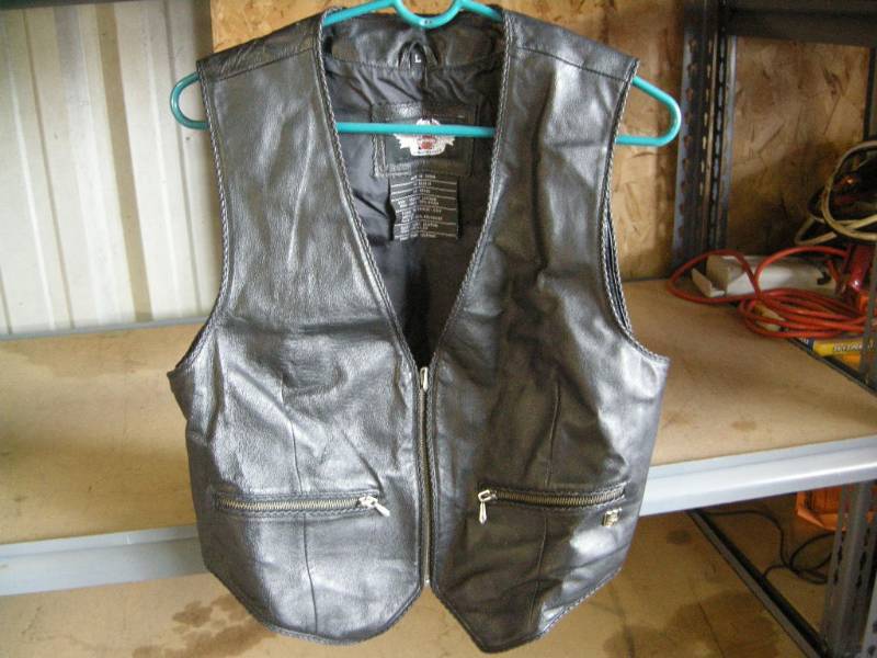lot 16 image: Harley Davidson Leather Vest