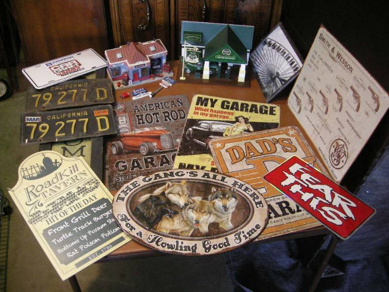 lot 22 image: Car Signs, License Plates, Dioramas
