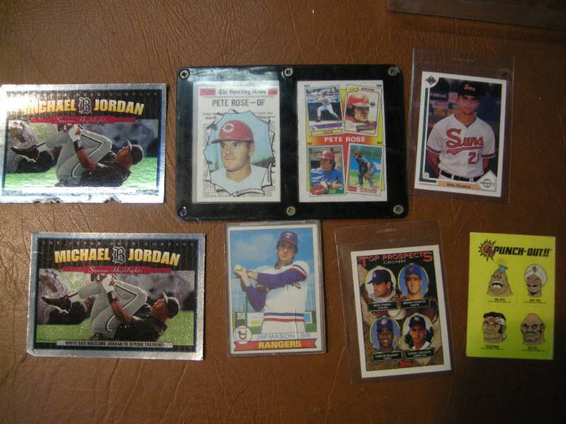 lot 24 image: Vintage Baseball Cards