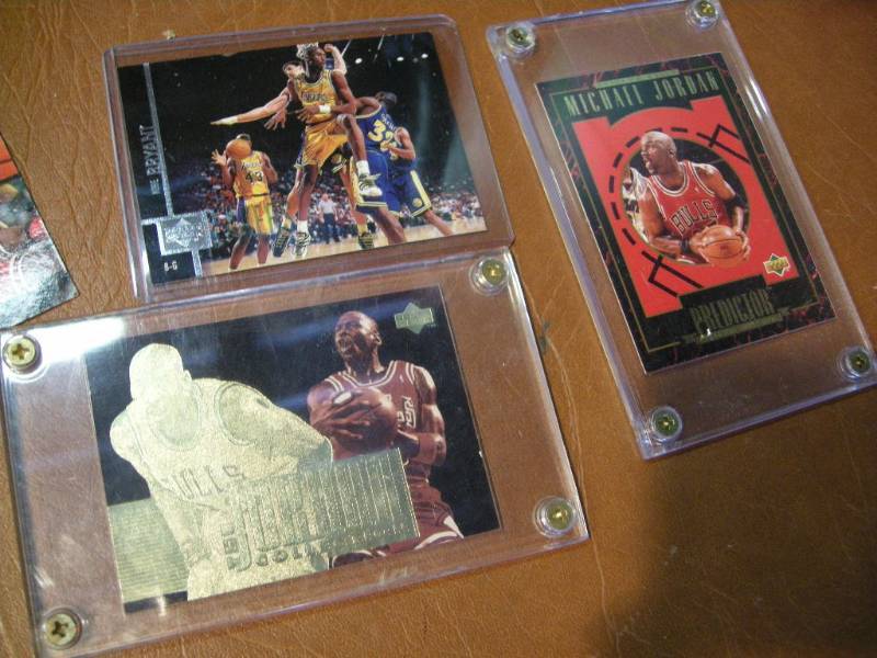 lot 25 image: Vintage Basketball Cards