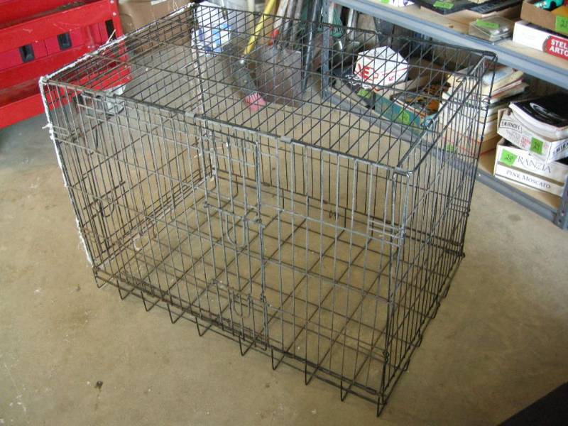 lot 54 image: Folding Portable Pet Crate