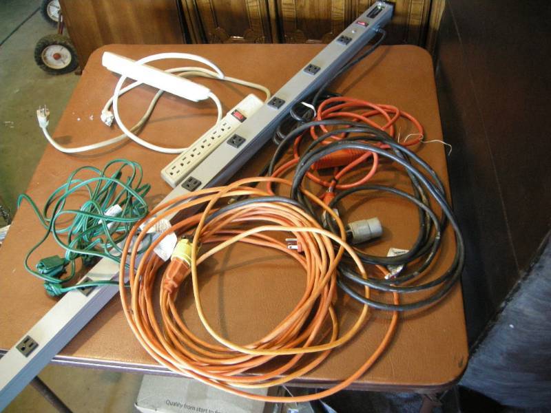 lot 61 image: Extension Cords, Power Strips