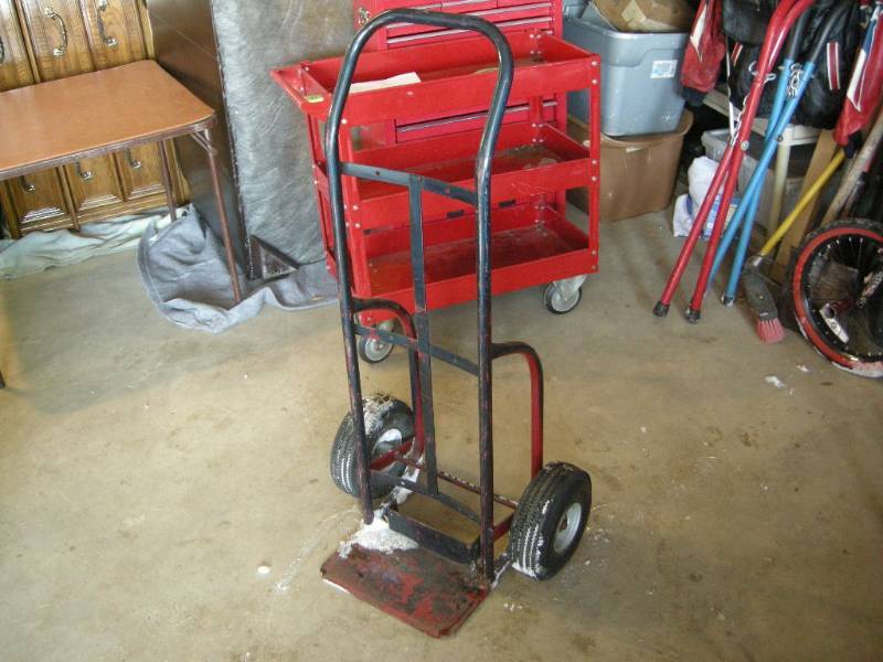 lot 58 image: 2 Wheel Dolly