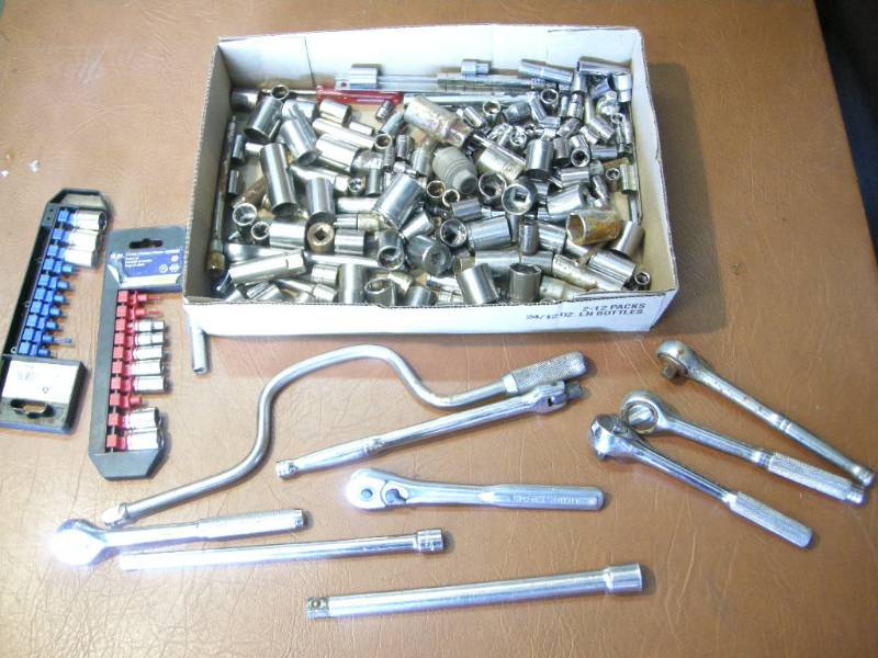 lot 62 image: Group Sockets