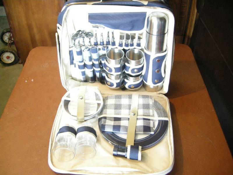 lot 65 image: Wenzel Picnic Set