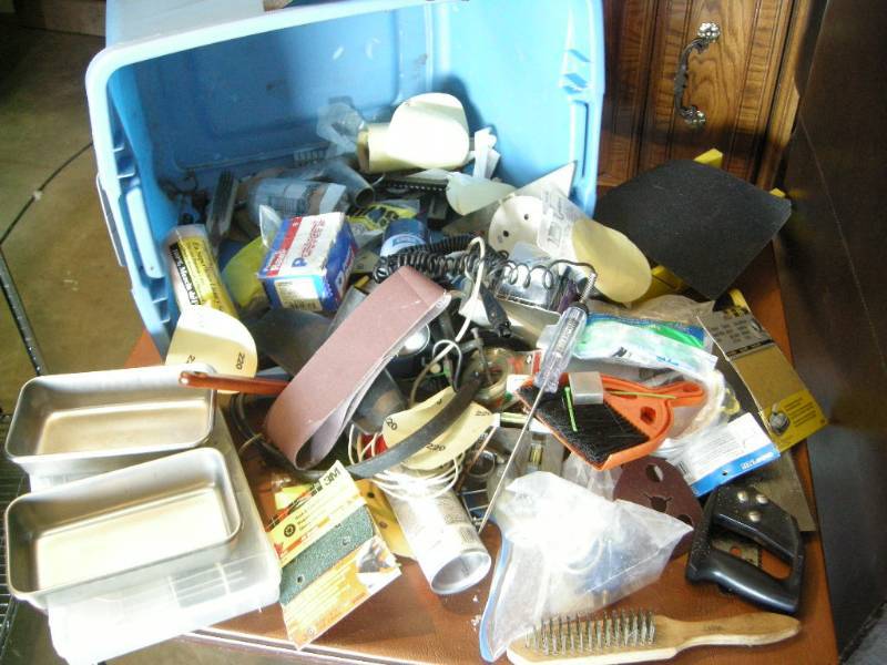 lot 71 image: Misc Toolie Stuff in Tote
