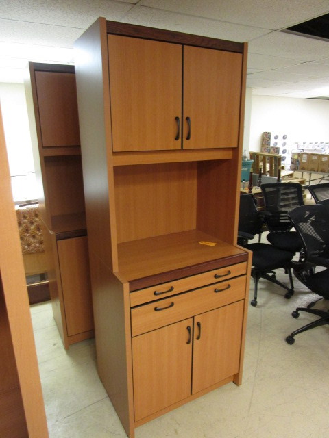 lot 804 image: UTILITY CABINET