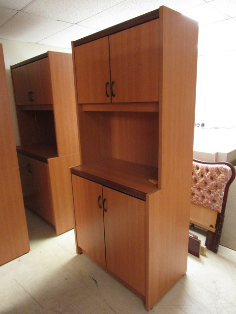 lot 805 image: UTILITY CABINET
