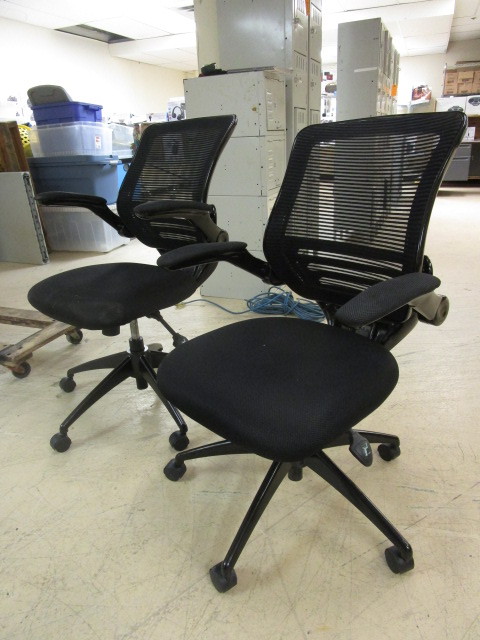 lot 806 image: HIGH QUALITY OFFICE CHAIRS