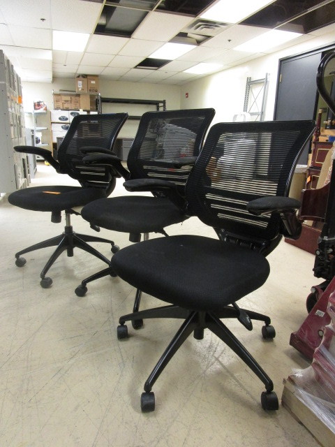 lot 808 image: HIGH QUALITY OFFICE CHAIRS