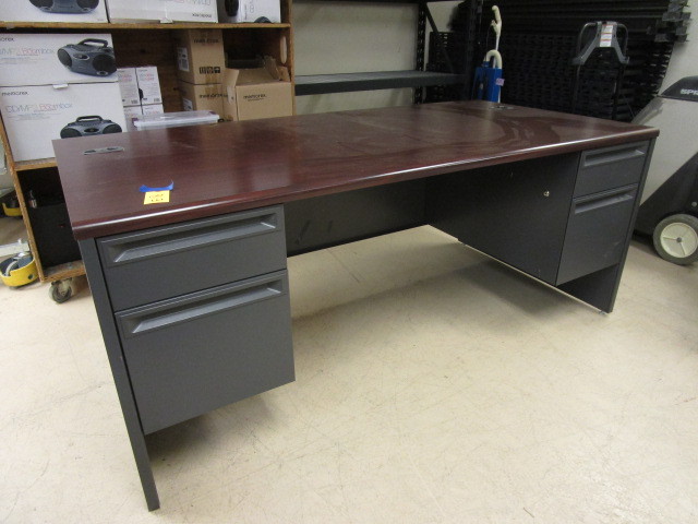 lot 813 image: DOUBLE PEDESTAL DESK