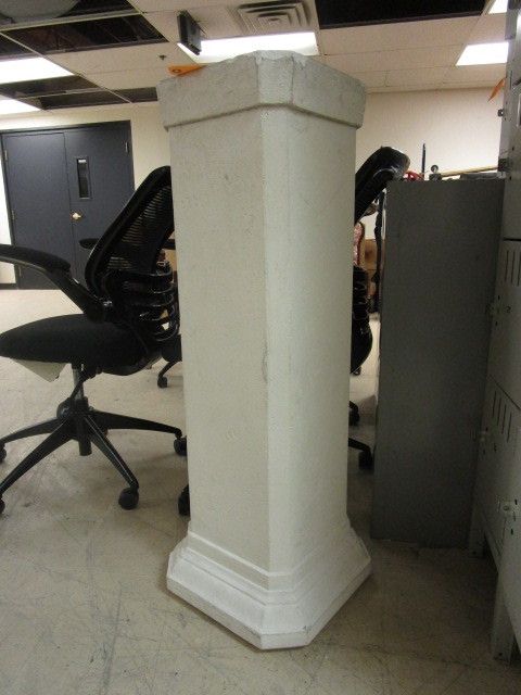lot 815 image: DECORATIVE  PEDESTAL