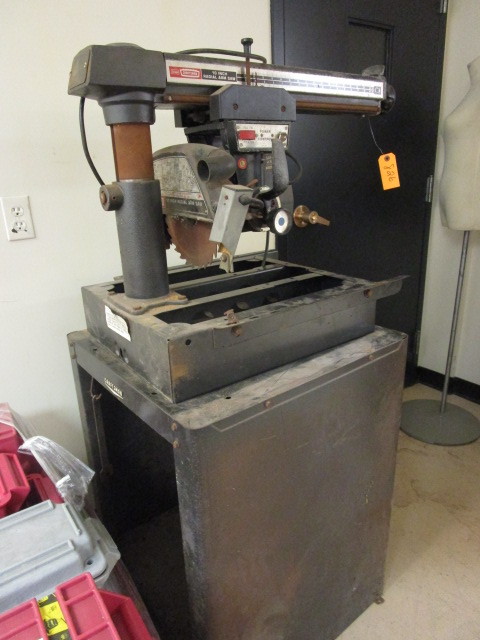 lot 826 image: RADIAL ARM SAW W STAND