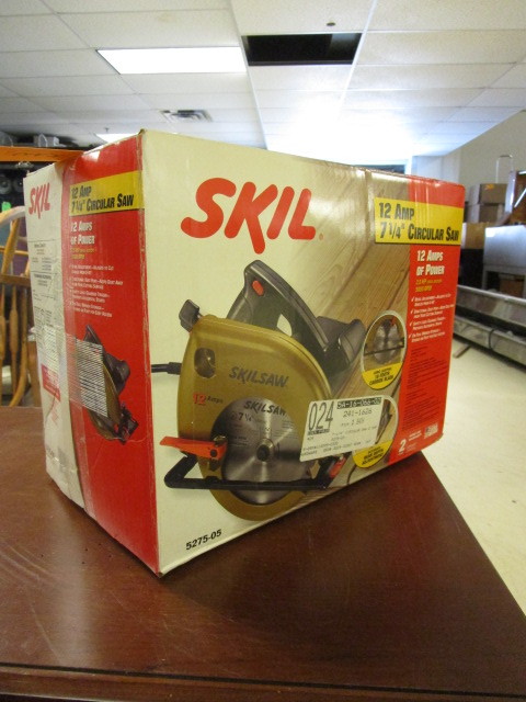 lot 828 image: SKIL CIRCULAR SAW