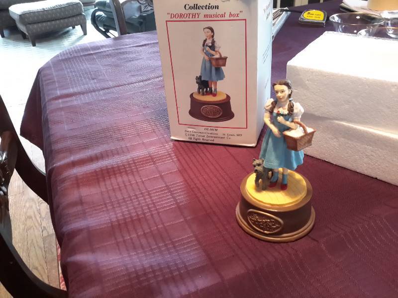 lot 87 image: First Edition Wizard of Oz Dorothy & Toto Music Statue