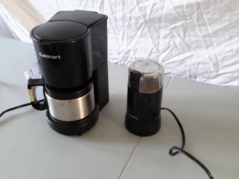 lot 66 image: 1 Cuisinart Coffee Maker, 1 Mr. Coffee Grinder