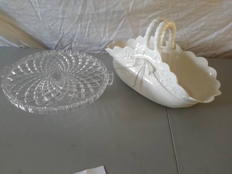 lot 80 image: 1 Cake Platter, 1 Porcelain Decorative Carrier