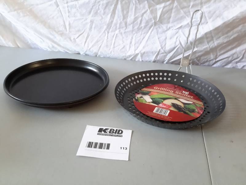lot 113 image: 1 Non-Stick Grilling Skillet, 1 Slick Plate